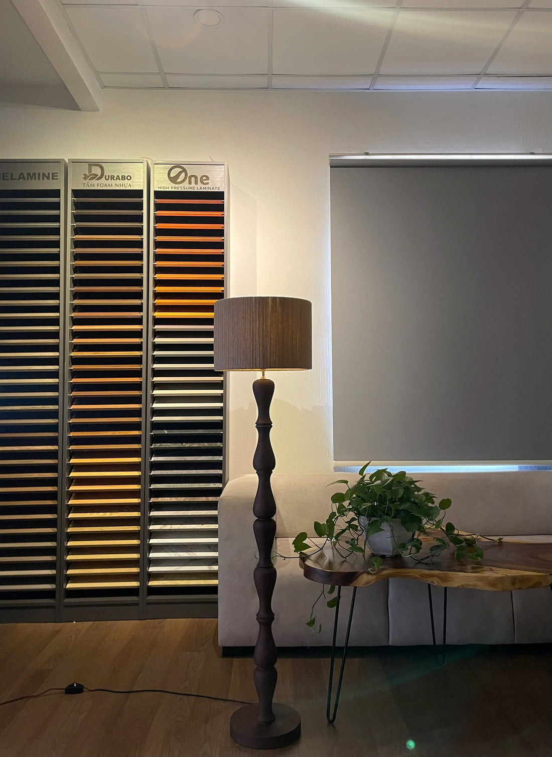 Handmade vs. Mass-Produced Wood Lighting: What Really Matters?