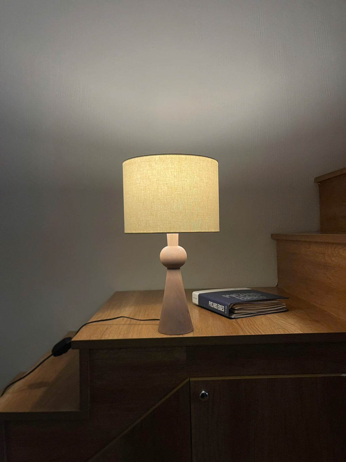 Solin - Hourglass Wood Table Lamp