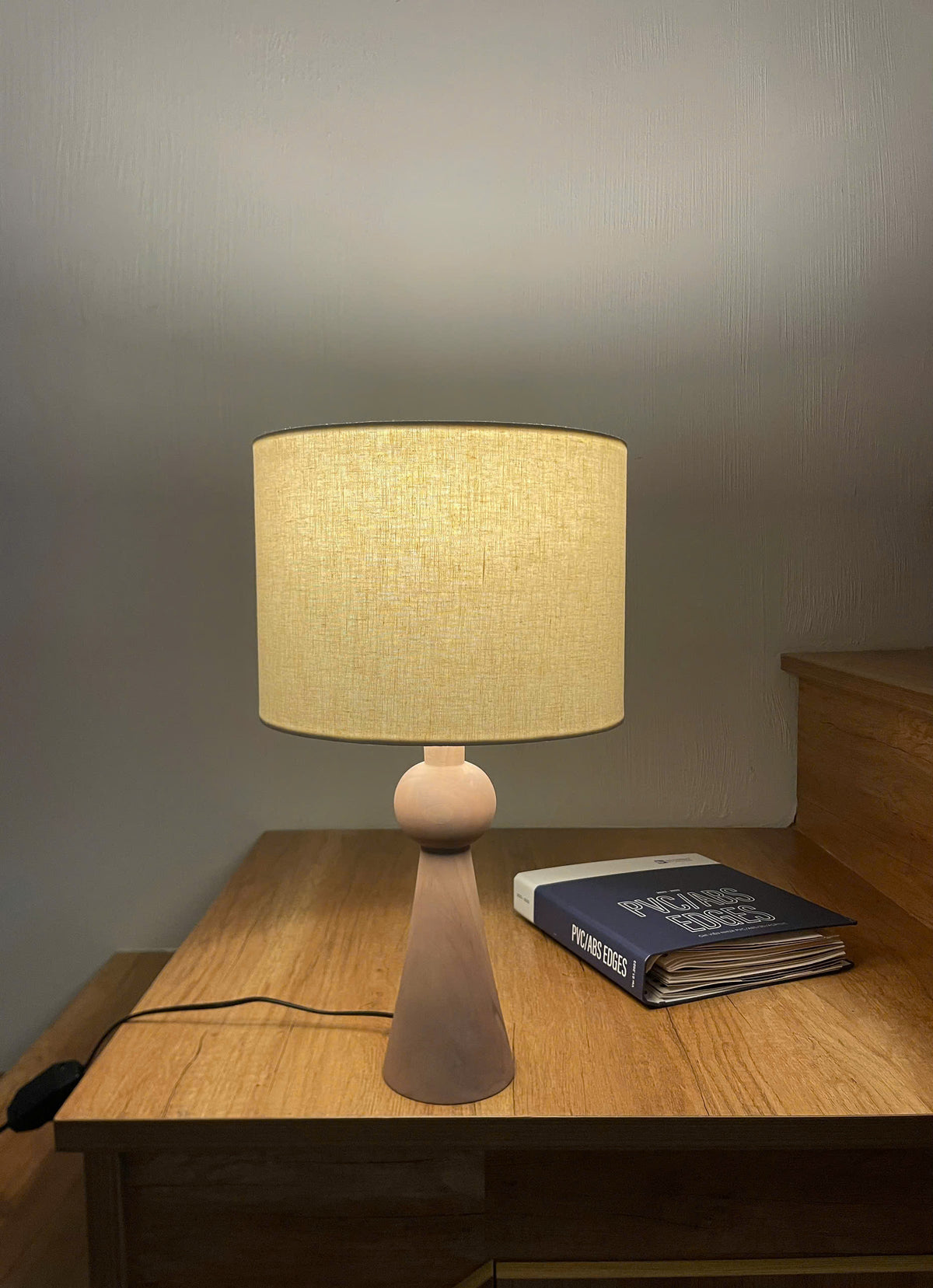 Solin - Hourglass Wood Table Lamp