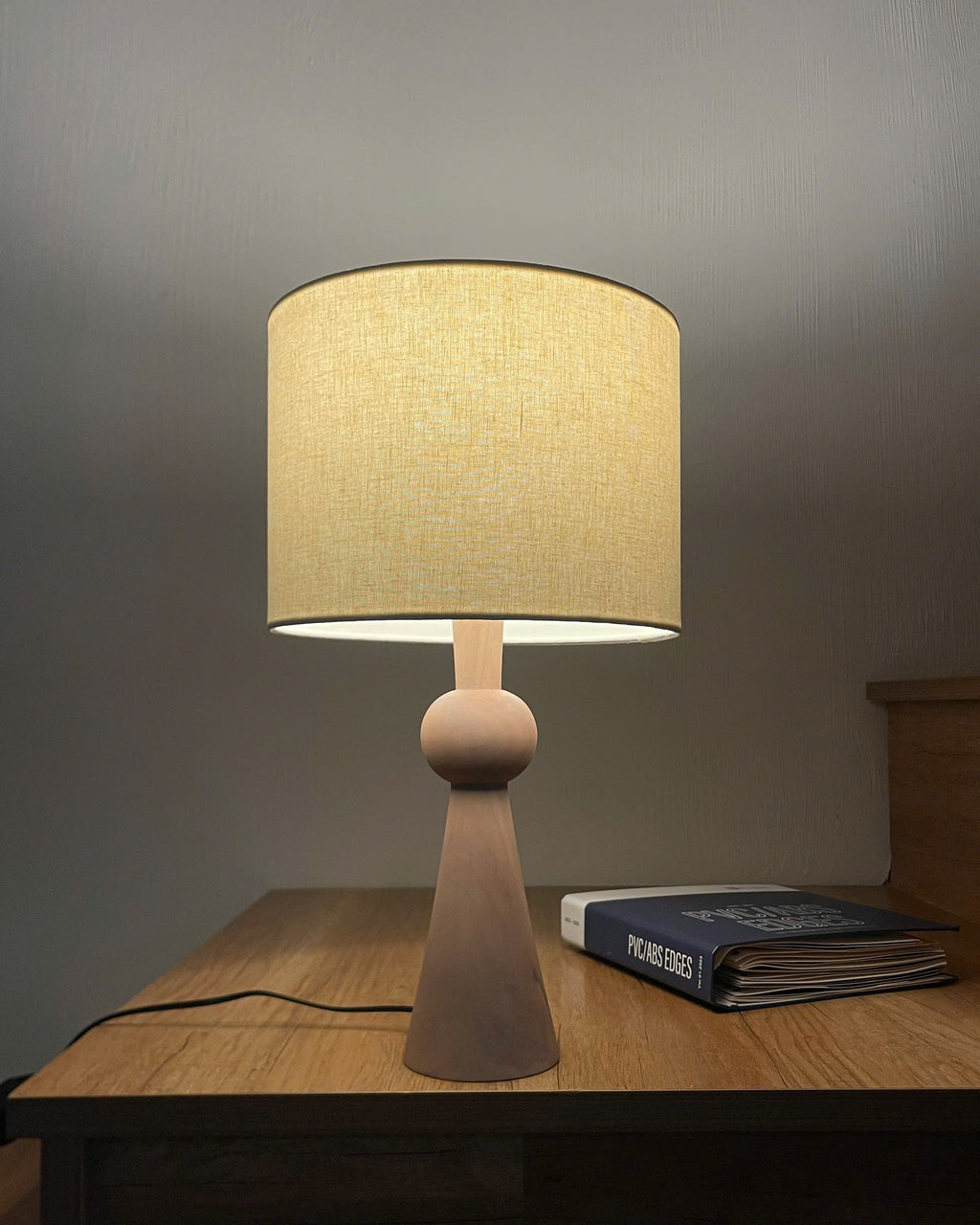Solin - Hourglass Wood Table Lamp