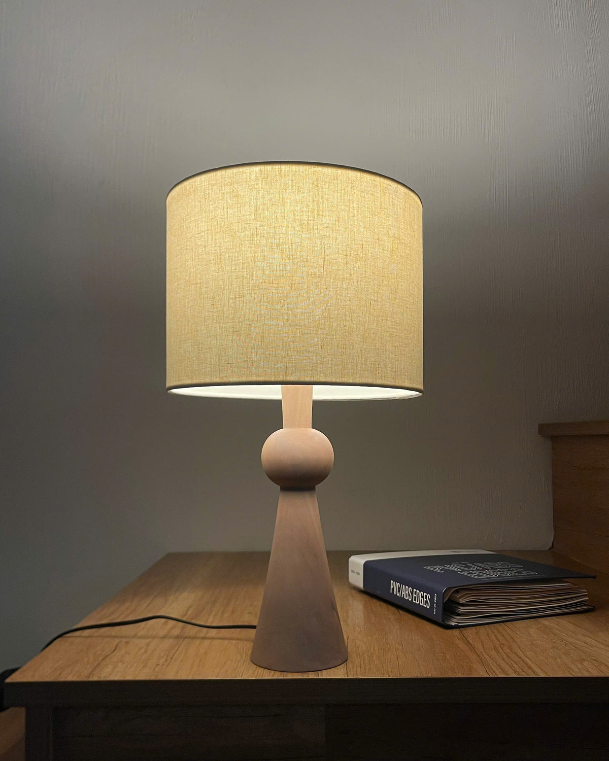 Solin - Hourglass Wood Table Lamp